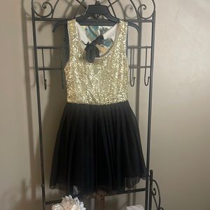 Women’s/Junior’s Dress Sz 5/6